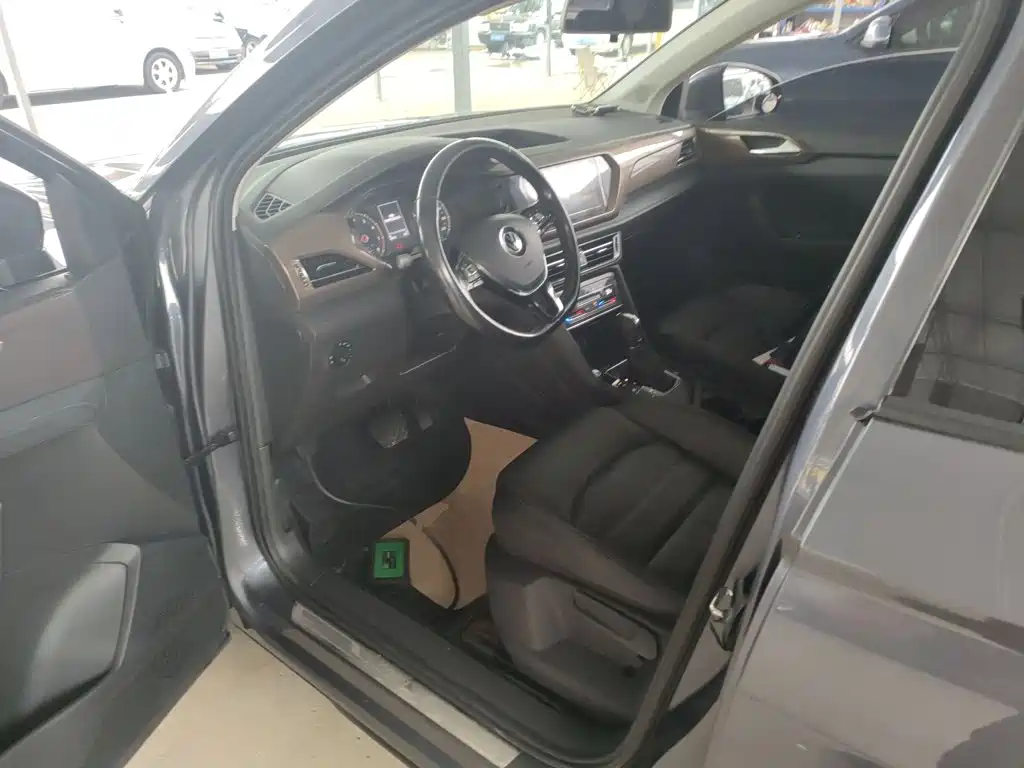 Volkswagen Tharu, миниатюра 15