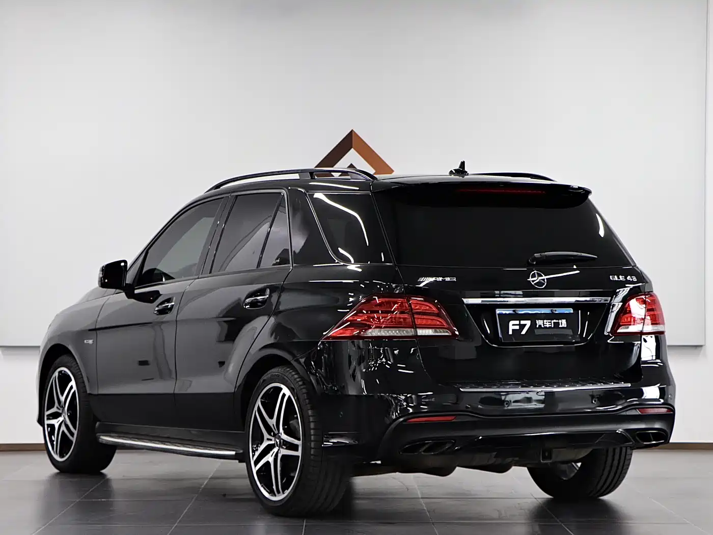 Mercedes-Benz GLE AMG 2017 AMG GLE 43 4MATIC фото 4