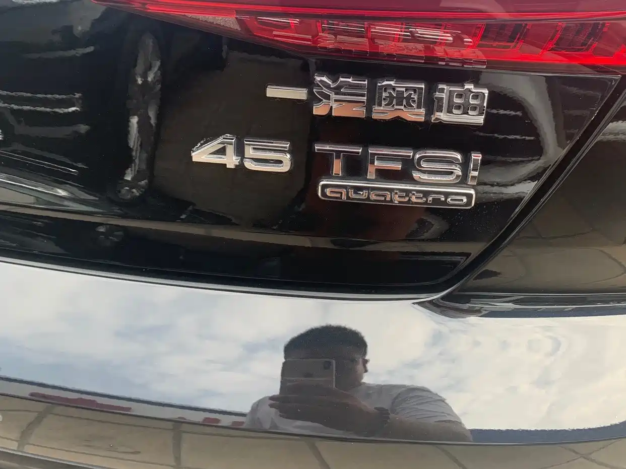 Фото 12 - Audi A6L