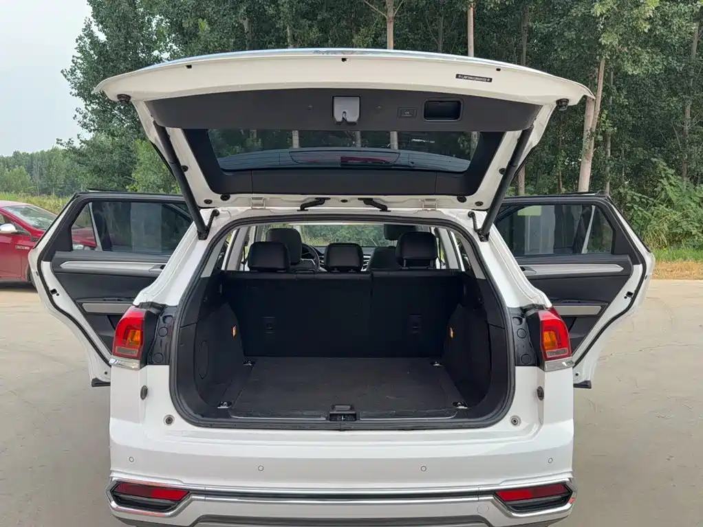 Фото 21 - Zotye X7