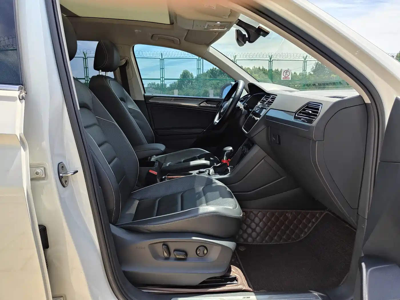 Volkswagen Tiguan L 2019 380TSI Auto 4WD R-Line Flagship Edition China VI фото 10