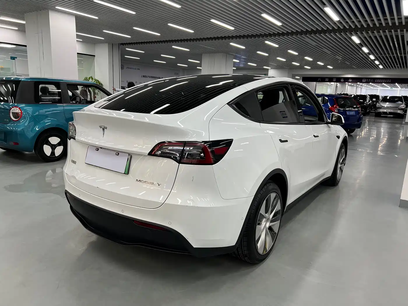 TESLA MODEL Y