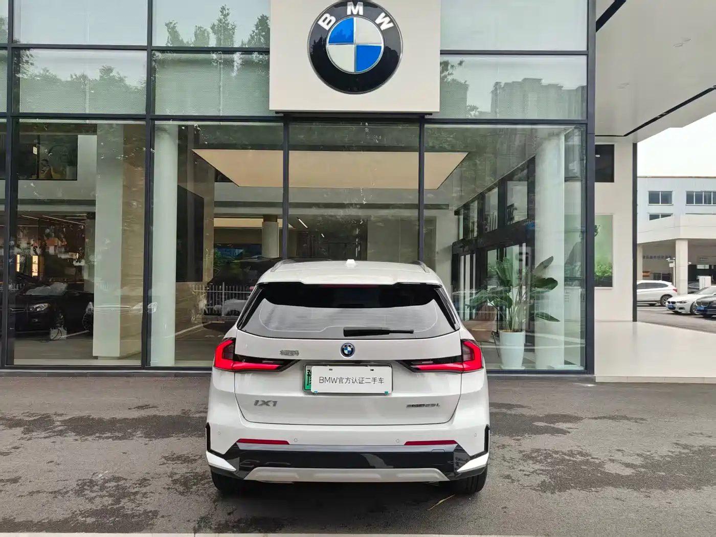 BMW iX1 2023 eDrive25L X Design Package фото 7