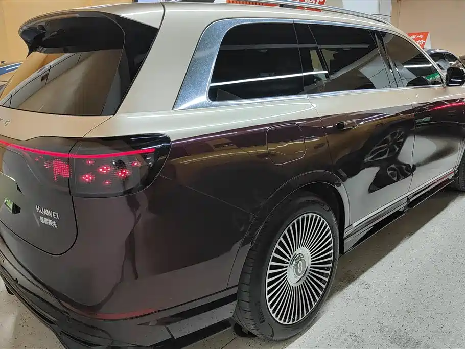 AITO Wenjie AITO M9 2024 Range Extender Max Edition 42kWh 6-seater фото 3