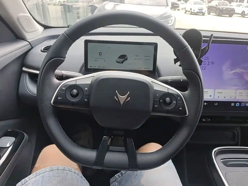 ARCFOX T1 2026 2025 425 Base Version