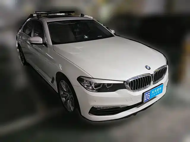 BMW 5 Series 2018 528Li Launch Special Edition — фото 3