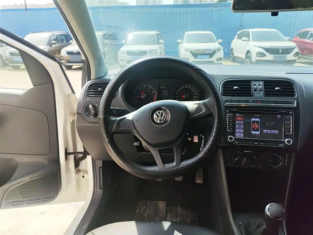 Volkswagen Polo 2016 1.4L Manual Trend фото 7
