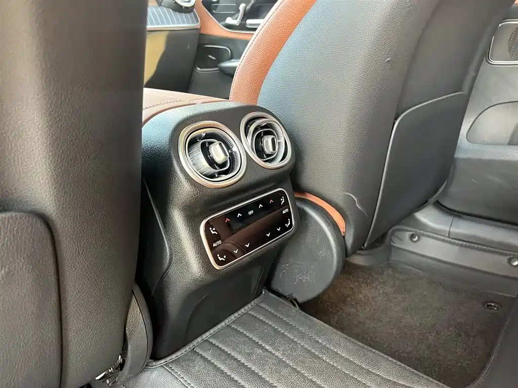 Mercedes-Benz GLC 2024 GLC 300 L 4MATIC Dynamic 5-seater фото 12