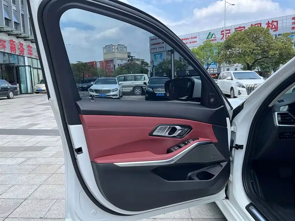 BMW 3 Series 2021 325Li M Sport Package фото 24
