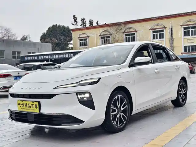 ROEWE D6