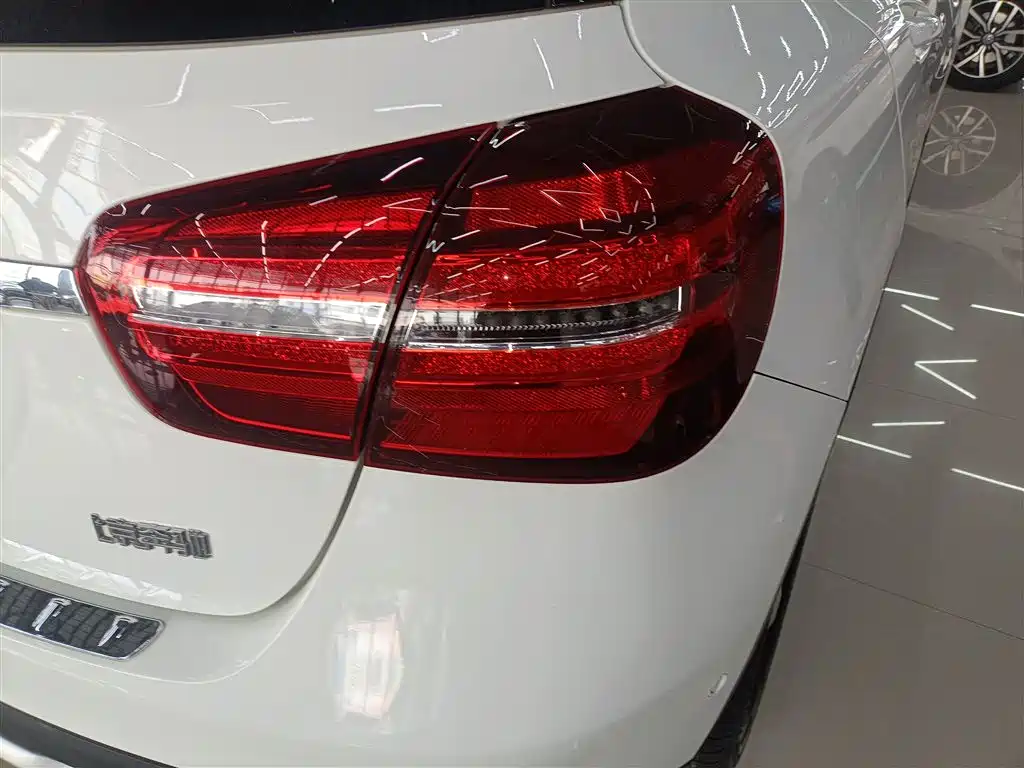 Mercedes-Benz GLA 2018 GLA 200 Dynamic фото 24