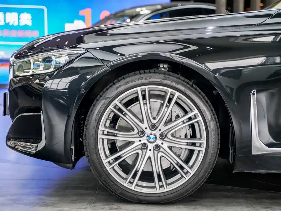 BMW 7 Series 2019 750Li xDrive V8 Luxury Package фото 8