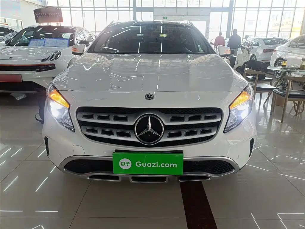 Mercedes-Benz GLA 2018 GLA 200 Dynamic фото 3
