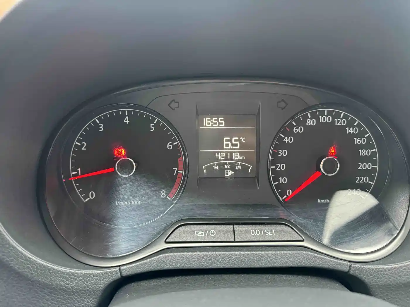 Volkswagen Polo 2014 1.4L Manual Trend Edition фото 11