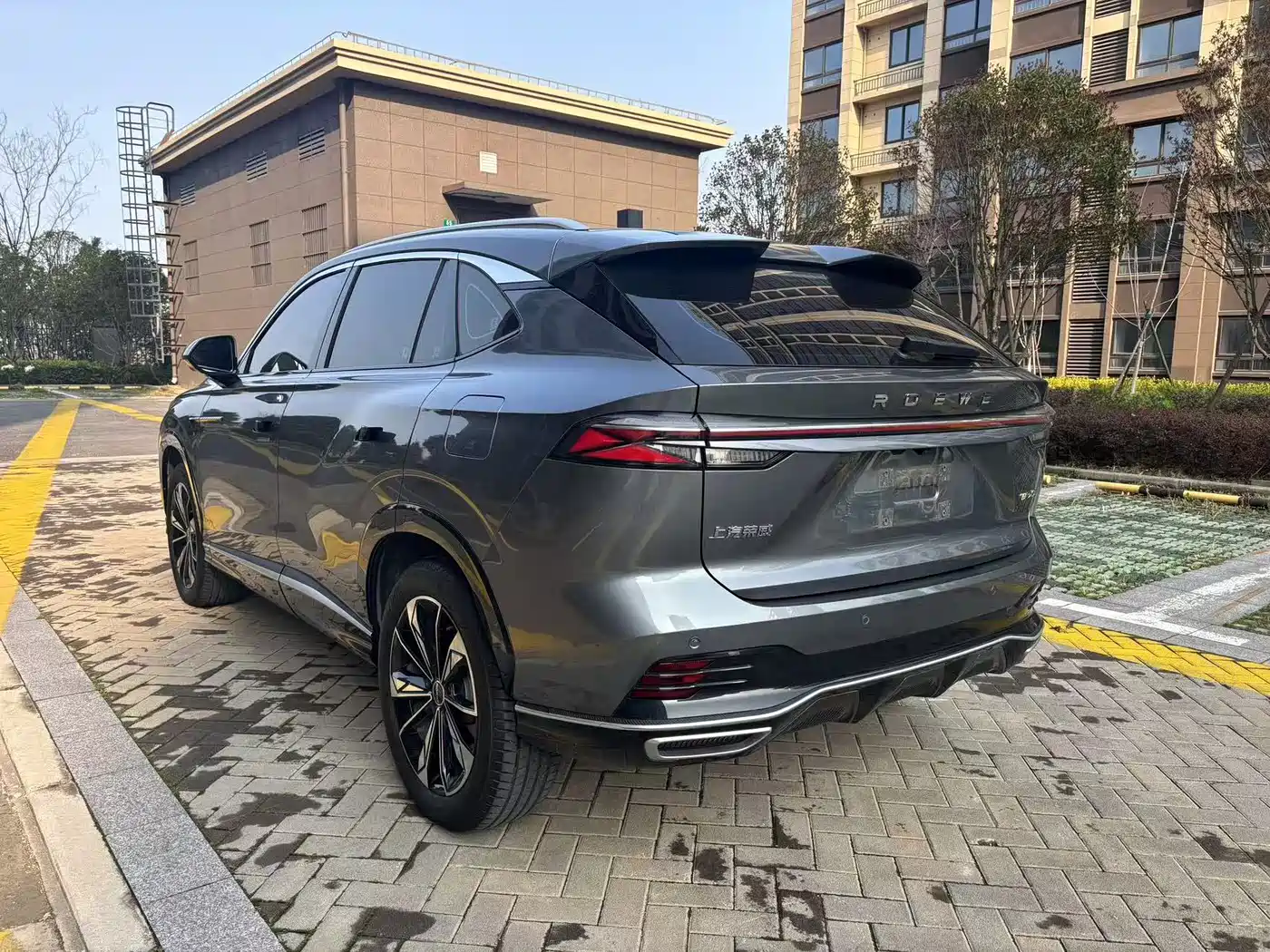 ROEWE RX5 NEW ENERGY