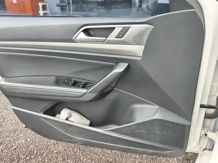 Volkswagen Lavida 2019 1.5L Automatic Comfort Edition China VI фото 7