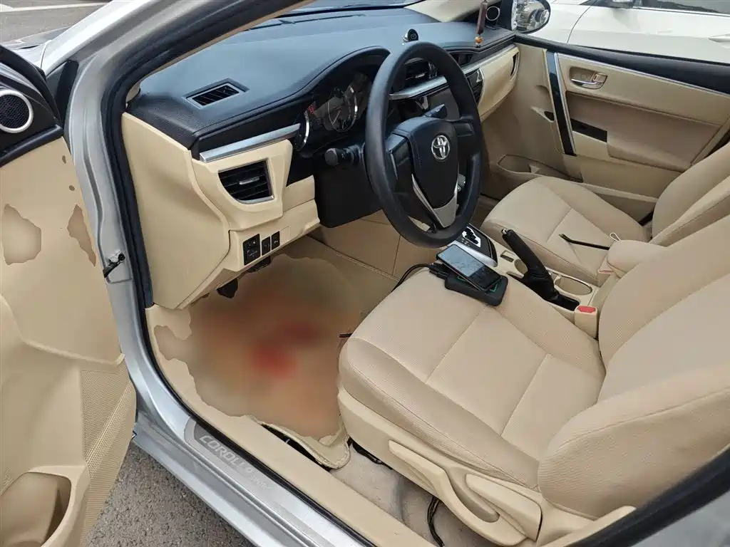Toyota Corolla 2014 1.6L CVT GL-i фото 16