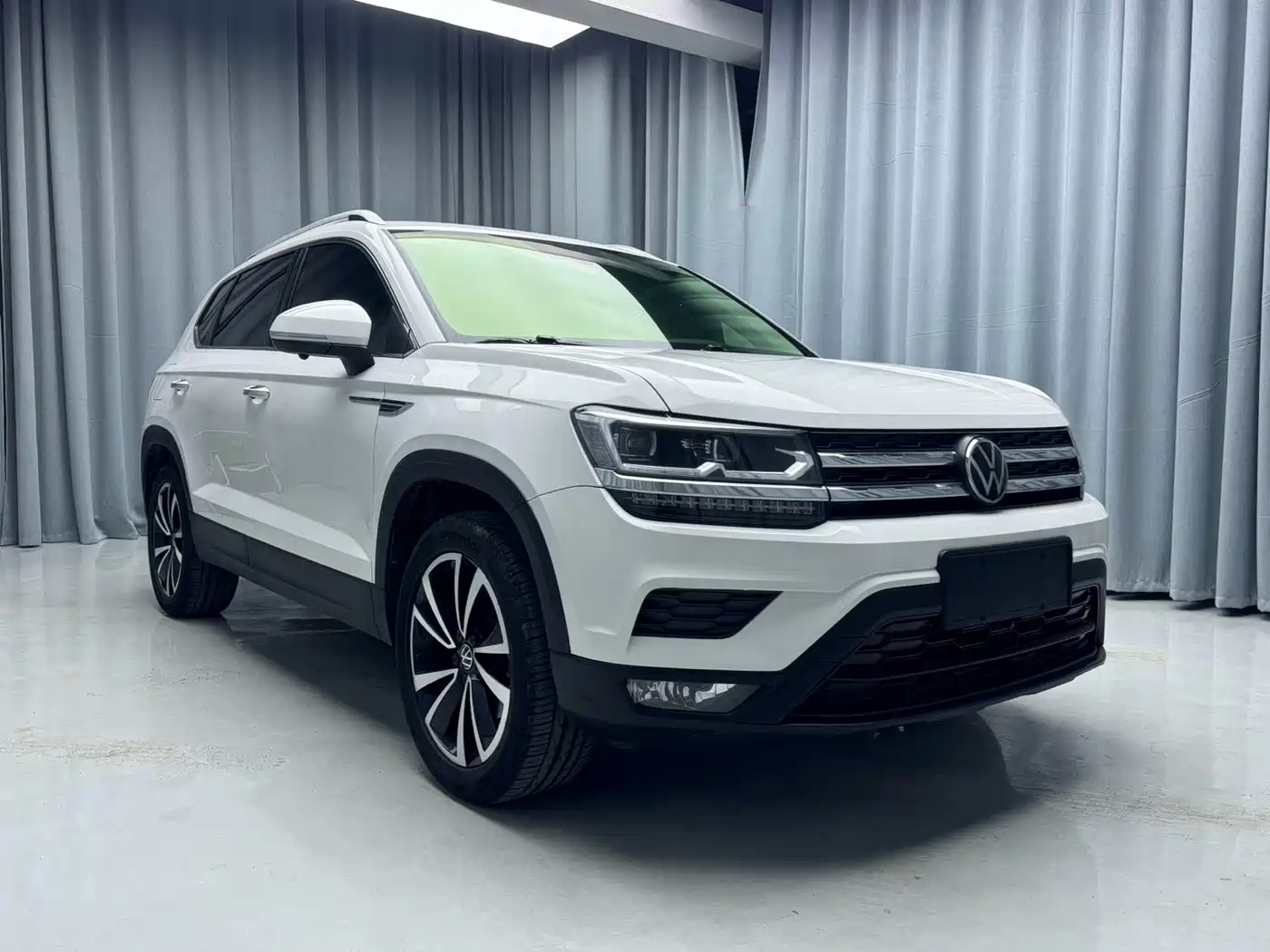 Volkswagen Tharu 2022 280TSI FWD Luxury Edition фото 3