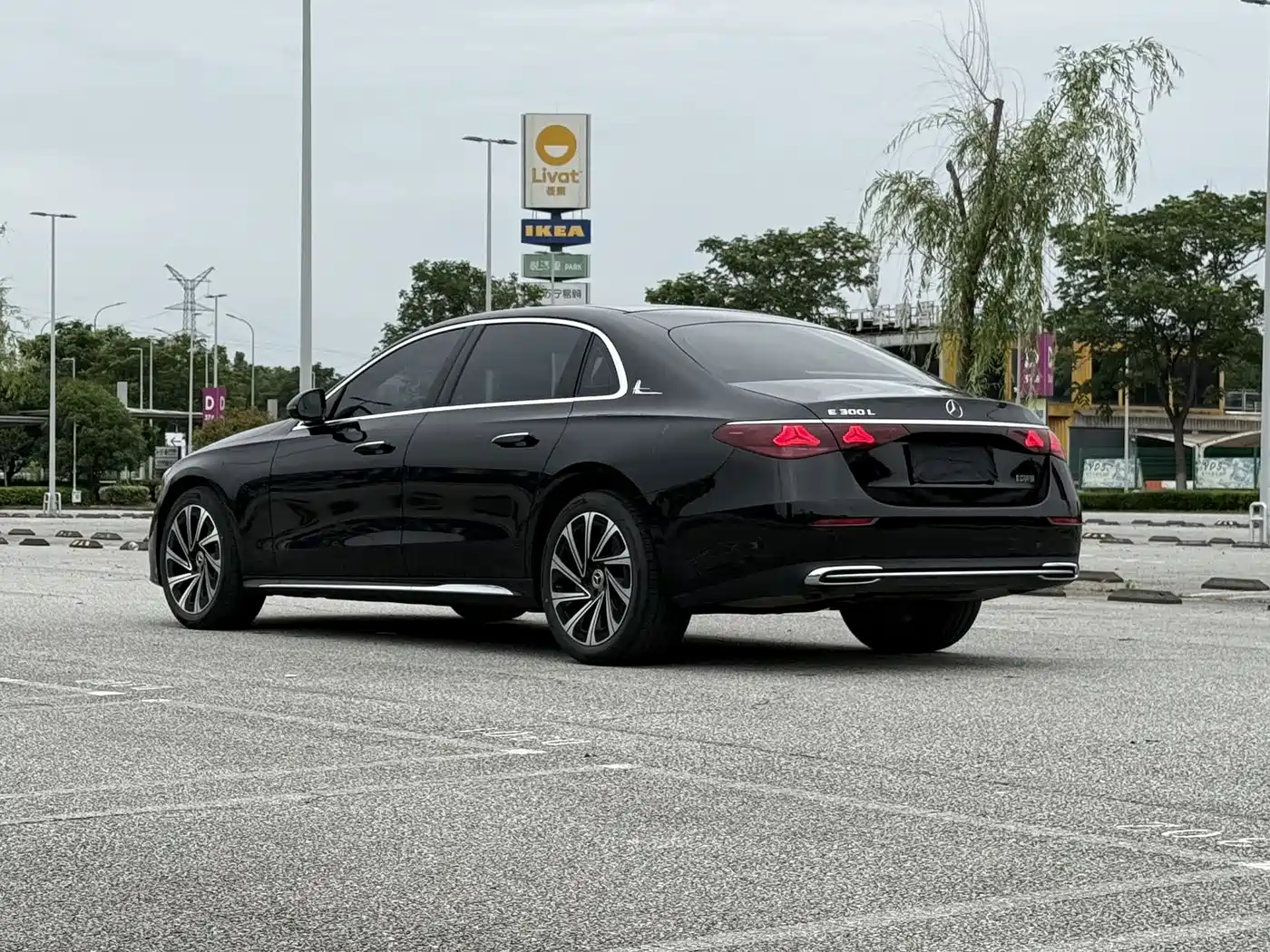 Mercedes-Benz E-Class 2024 Model E 300 L Luxury фото 7