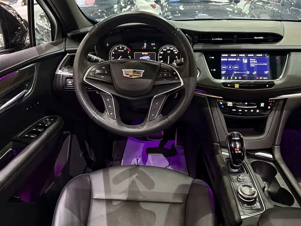 Фото 13 - Cadillac XT5
