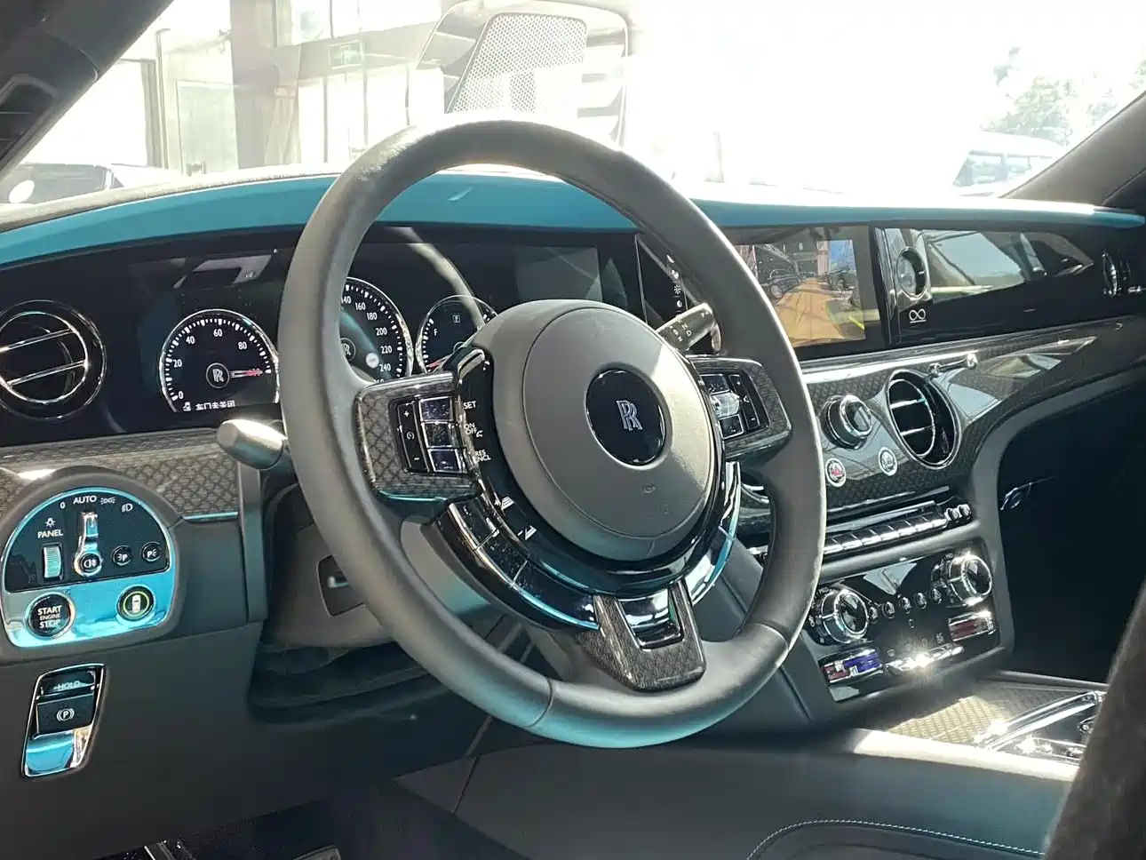 Rolls-Royce Ghost 2024 6.7T Black Badge фото 9