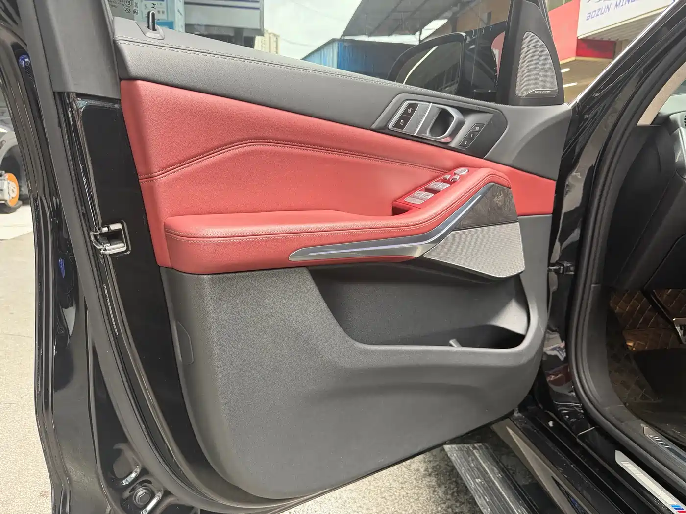 BMW X5 2023 xDrive 30Li Premium M Sport Package фото 7