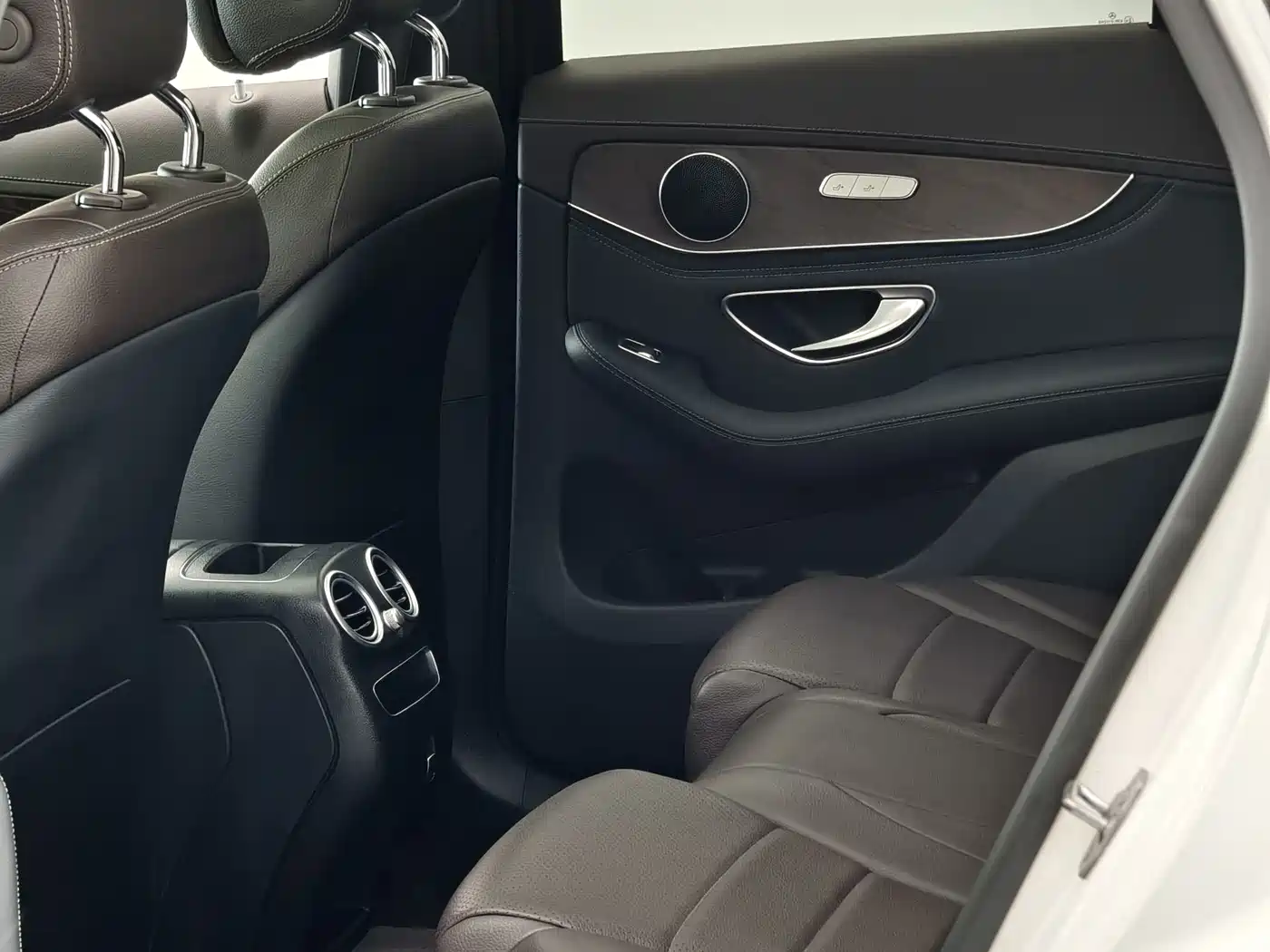 Mercedes-Benz GLC 2020 Facelift GLC 260 L 4MATIC Luxury фото 6