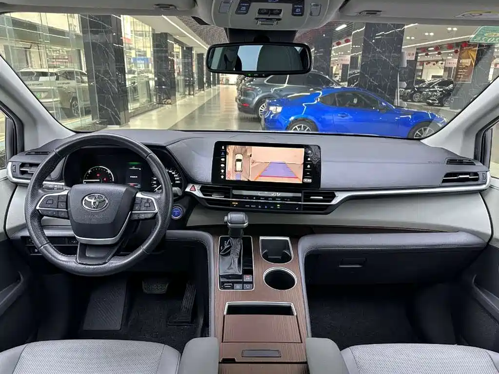Toyota Sienna 2021 2.5L Hybrid Luxury Edition фото 15