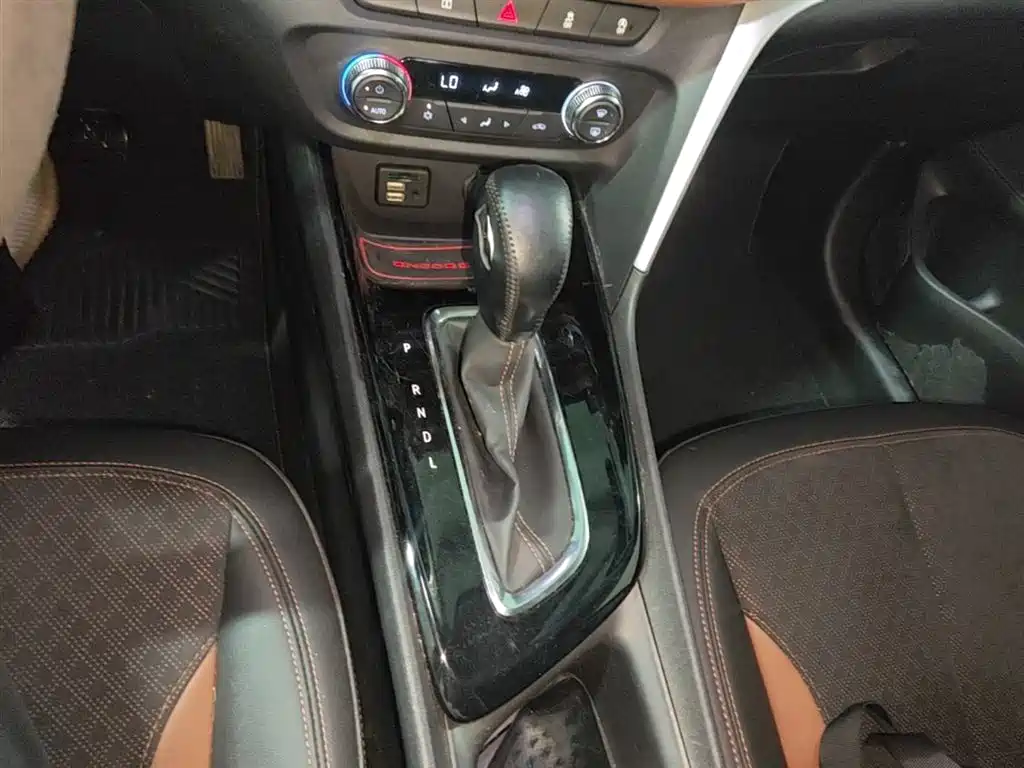 Buick Encore 2020 20T CVT Luxury Edition фото 14