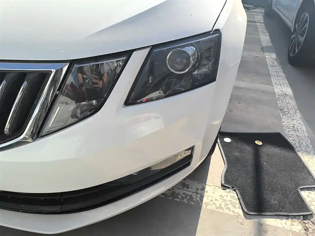 Škoda Octavia 2019 1.5L Auto Comfort Edition фото 24
