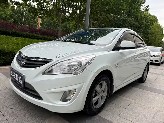  Hyundai Verna 2010 Sedan 1.4L Manual Comfort GS