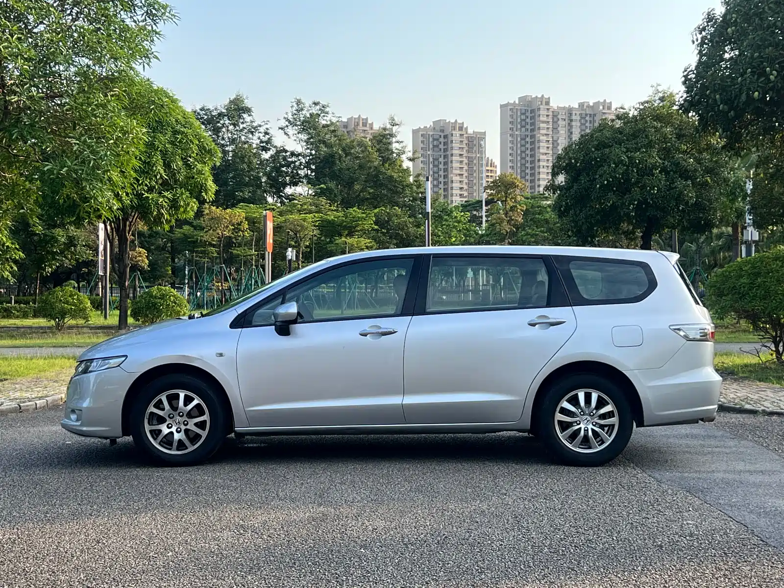 Photo 4 - Honda Odyssey