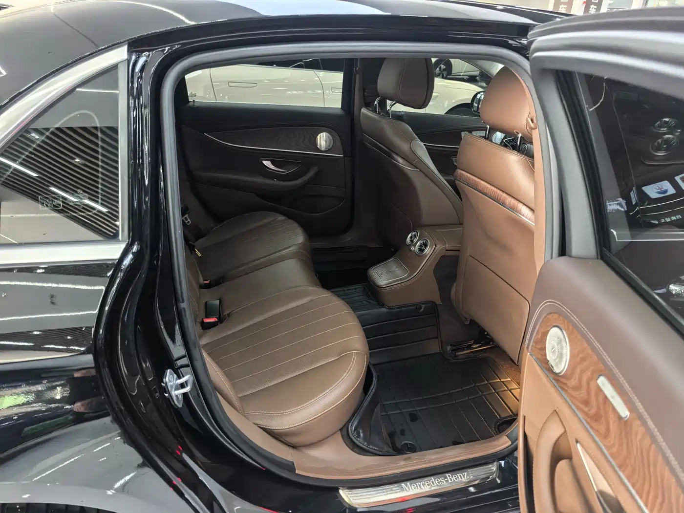 Mercedes-Benz E-Class 2023 Facelift E 300 L Fashion фото 13