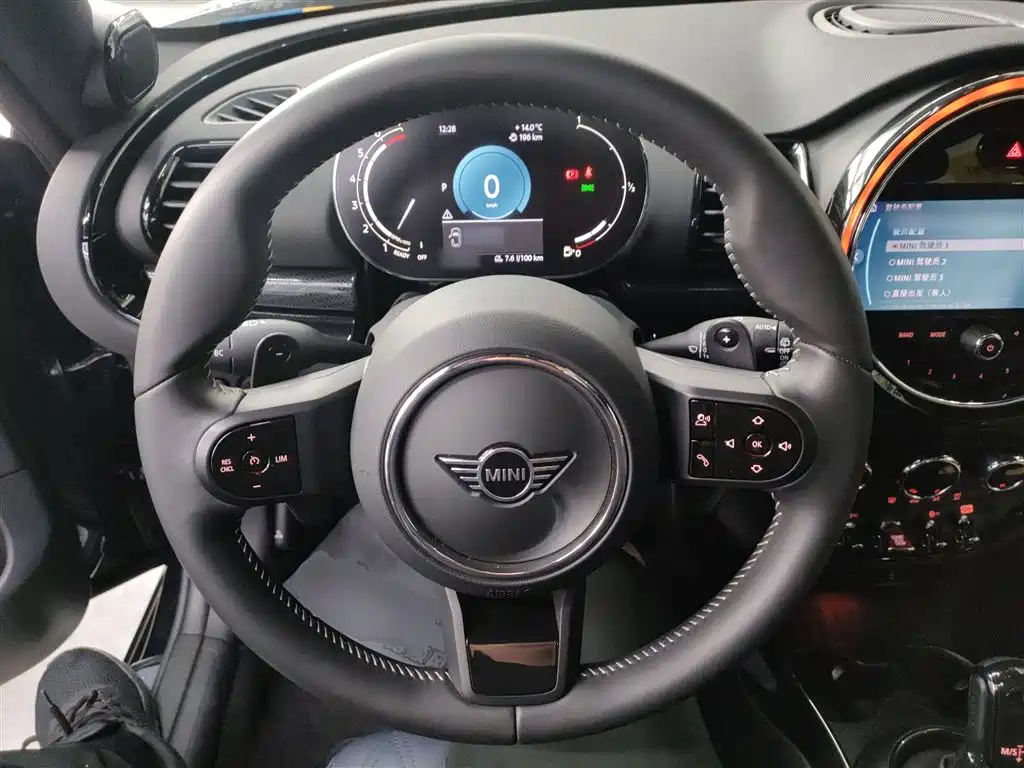 MINI CLUBMAN