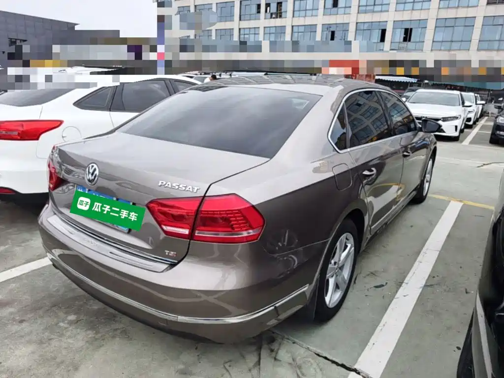 Photo 7 - Volkswagen Passat