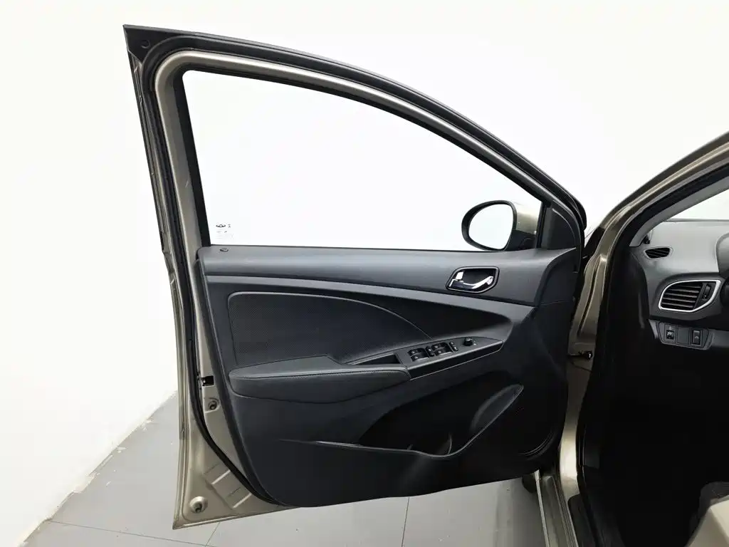 Chery Arrizo 3 2015 2015 1.5L Manual Authentic Edition