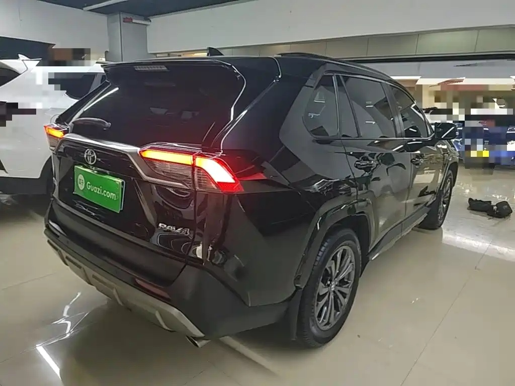 Toyota RAV4 2025 2024 2.0L CVT FWD Style Plus Edition