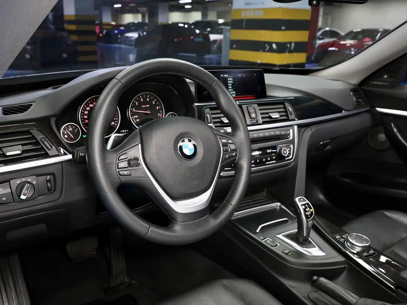 BMW 3 Series GT 2016 328i xDrive Design Package фото 12