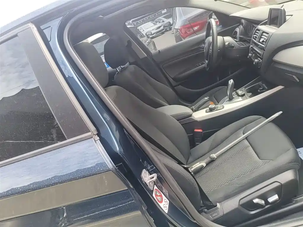 BMW 1 Series (Import) 2016 120i Leading Model фото 25