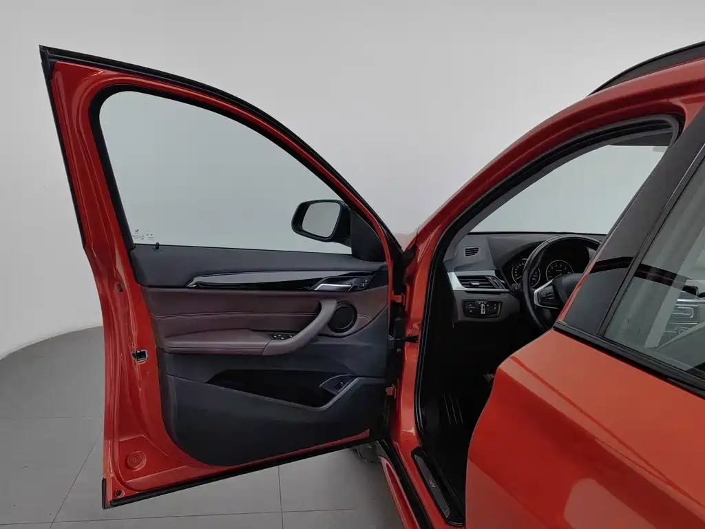 Фото 8 - BMW X1