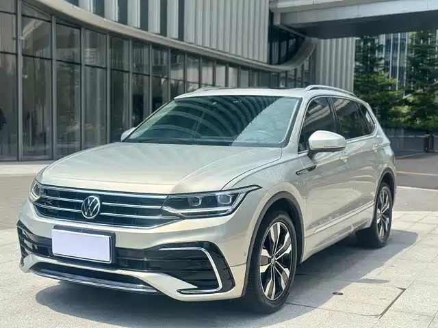 Volkswagen Tiguan L 2022 330TSI Auto 2WD R-Line Premium Edition — фото 3