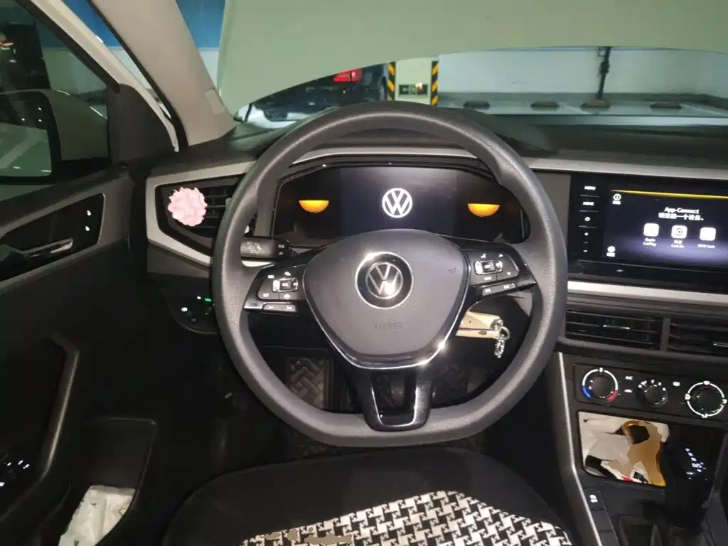 صورة 11 - Volkswagen Polo