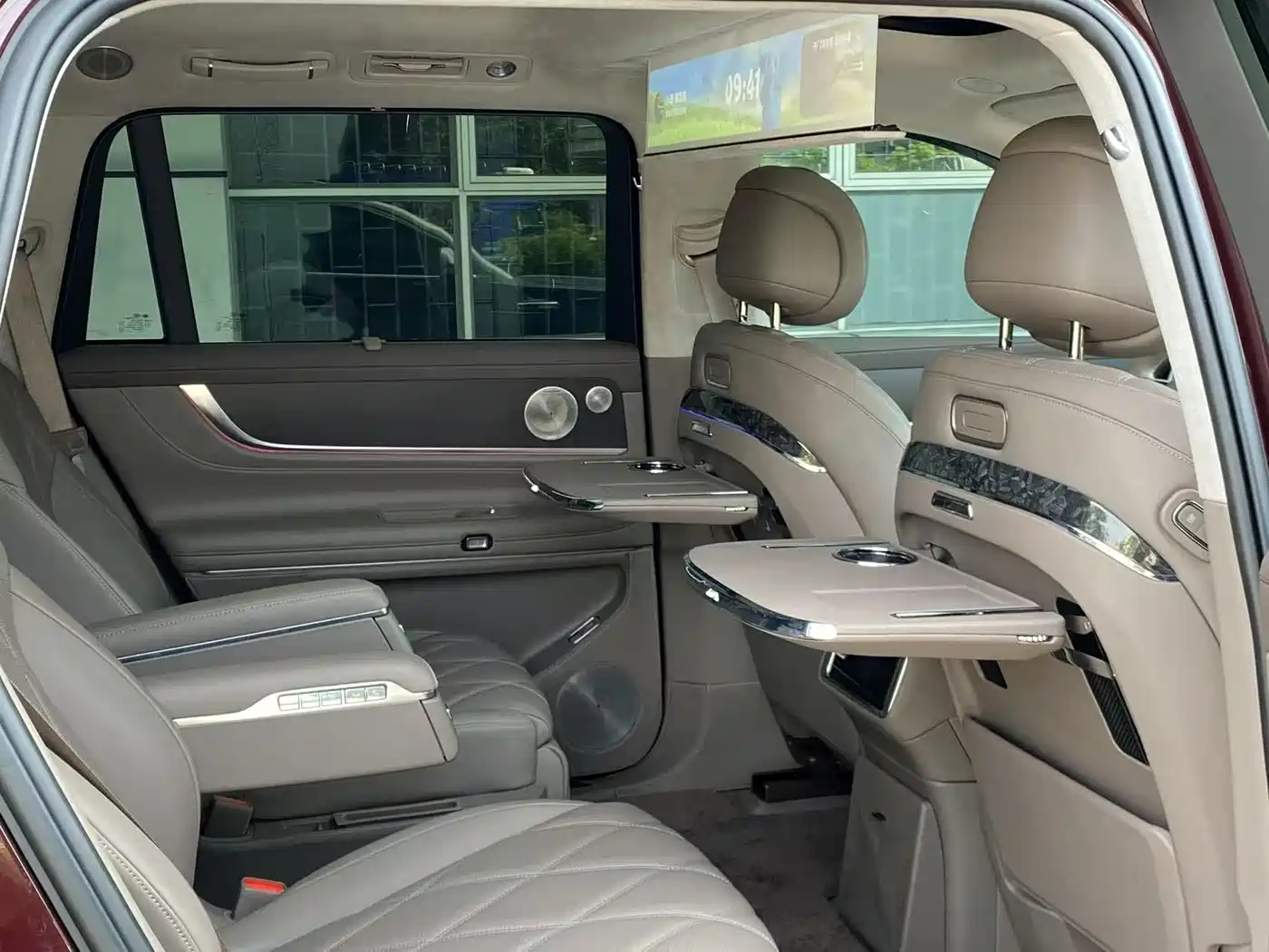 AITO Wenjie AITO M9 2025 Extended Range Ultra 52kWh 6-Seater фото 9