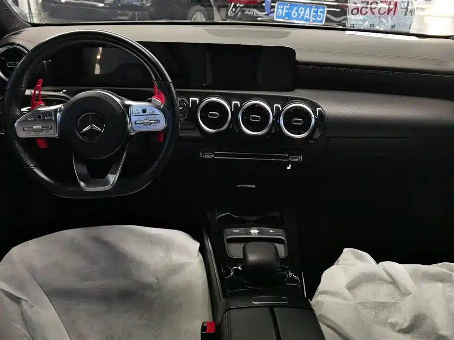 Mercedes-Benz A-Class 2019 A 180 L Sport Sedan фото 12