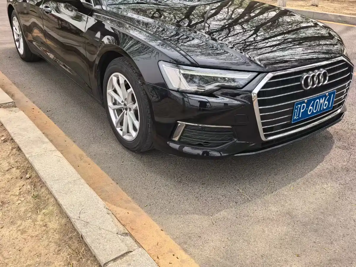 Audi A6L 2021 40 TFSI Luxury Sport фото 3