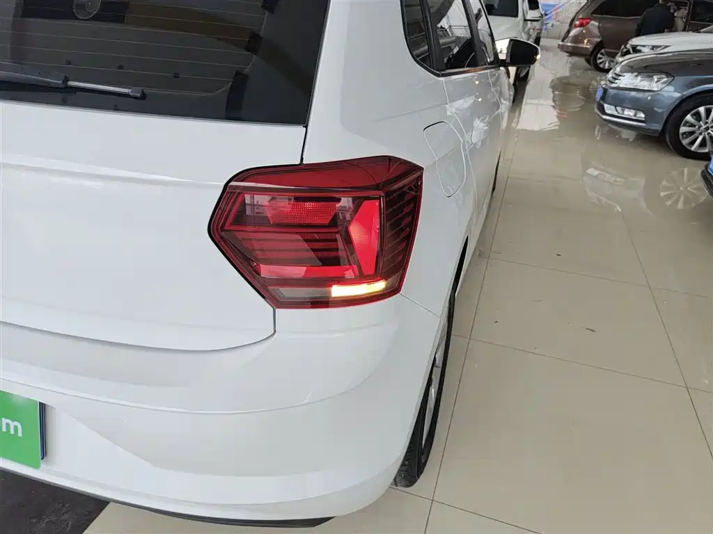 Volkswagen Polo 2021 Plus 1.5L Automatic Panorama Enjoyment Edition фото 24