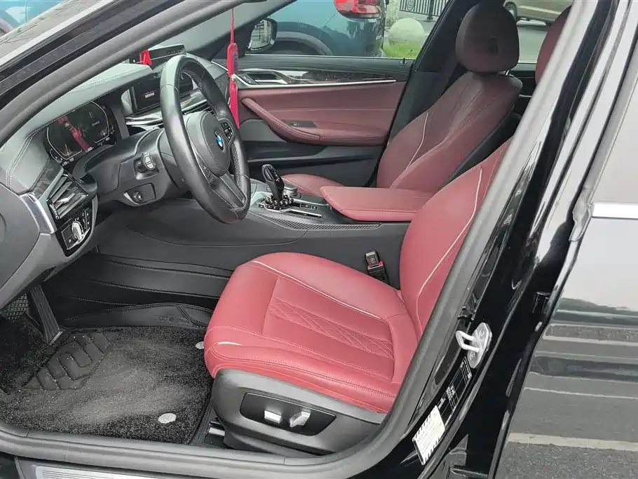 BMW 5 Series 2021 525Li Luxury Package фото 9