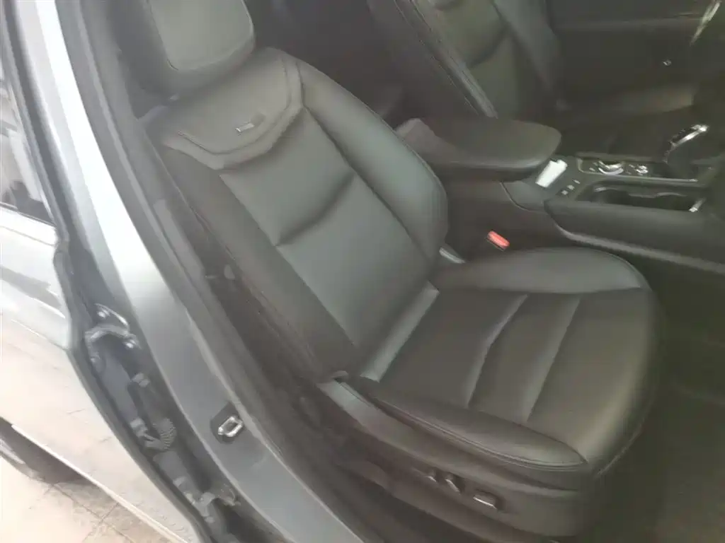 Cadillac XT5 2022 2.0T 2WD Luxury фото 25