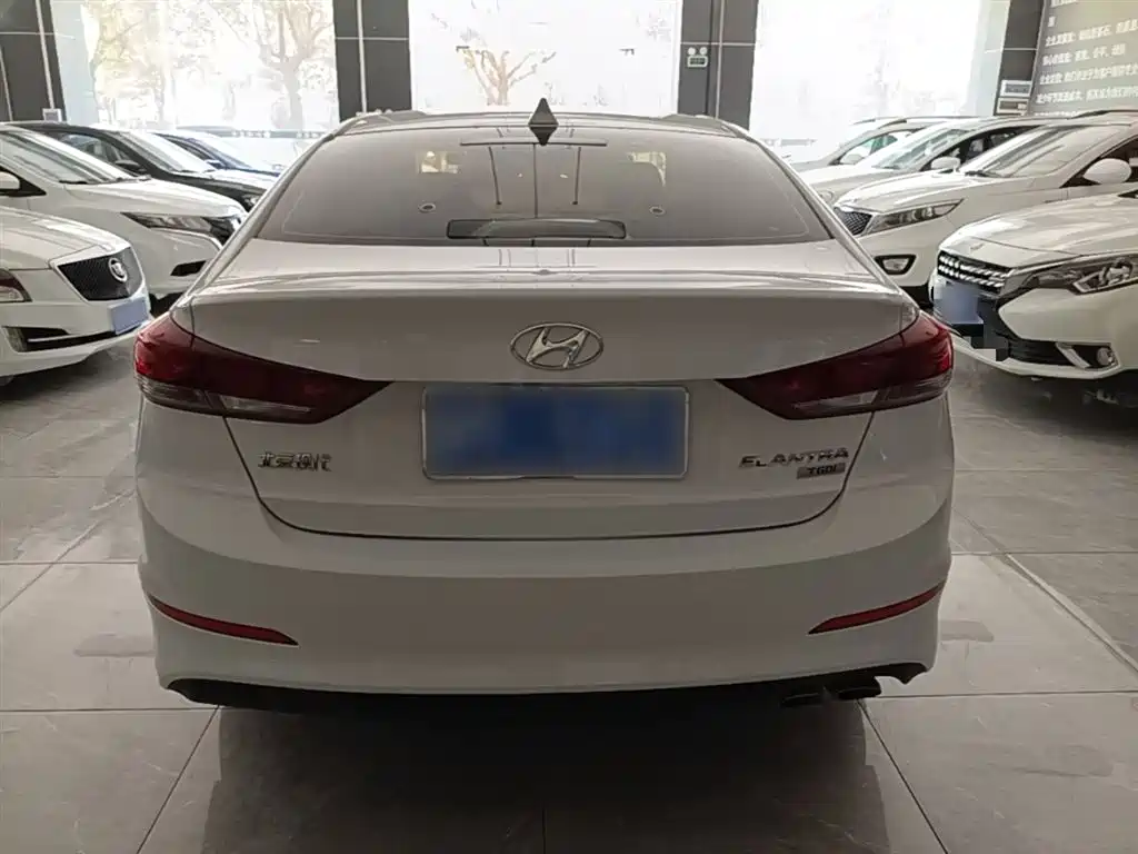 Hyundai Elantra 2018 1.4T DCT Dynamic·Vitality Model фото 6