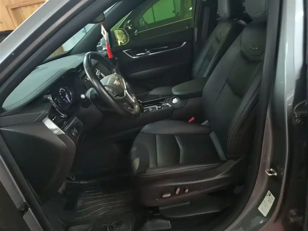 Cadillac XT5 2022 2.0T 2WD Luxury фото 15